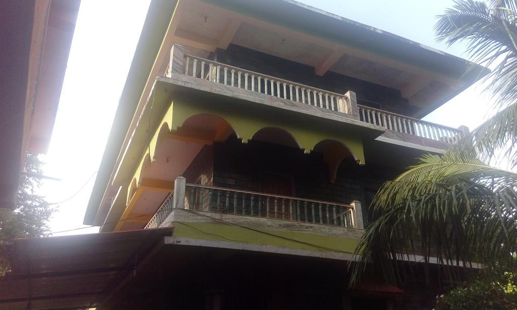 Radhabai Guest House Arambol Exterior photo